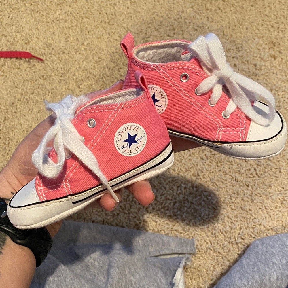 Converse Kids Sneakers in Bright Pink